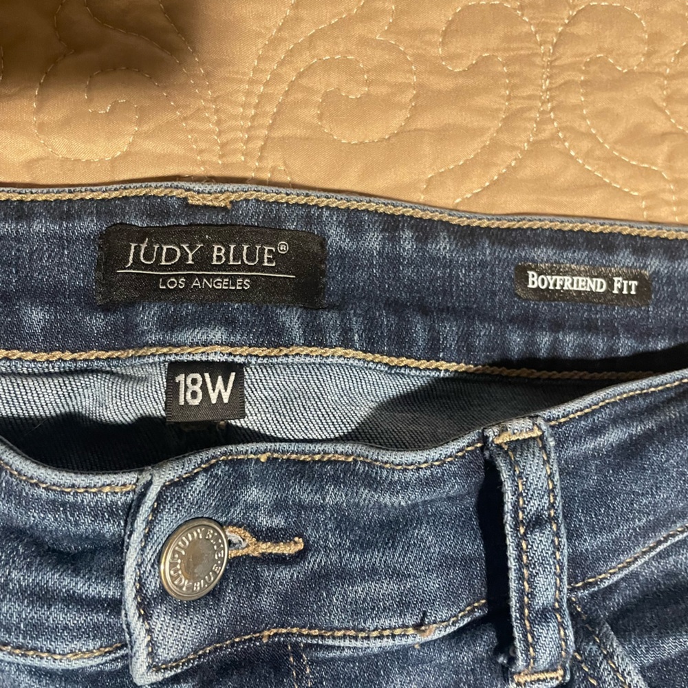 Judy Blue distressed jeans